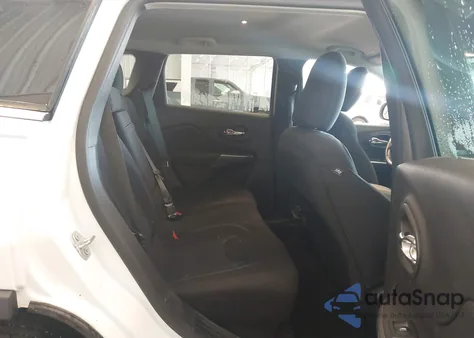 2019 Jeep Cherokee Latitude 4X4 z USA, uszkodzony, nr VIN 1C4PJMCX1KD232260